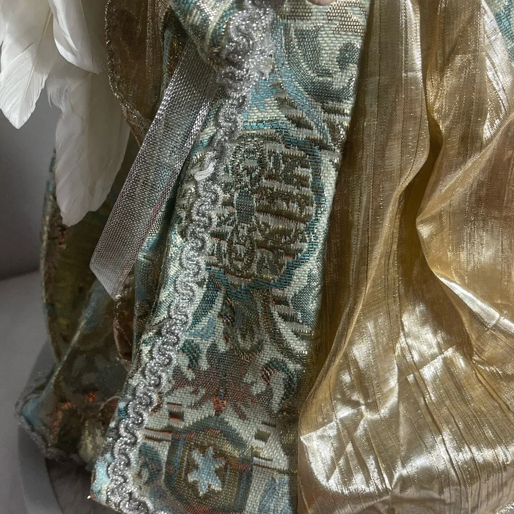Source Unknown Angel Figurine with Gold and Cream Accents